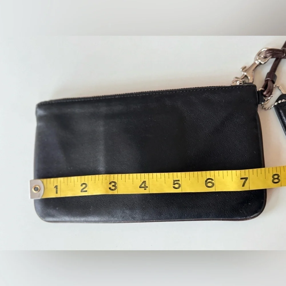 Vintage Coach 90s Y2K Black Leather Buckle Flap Women’s Wristlet Wallet